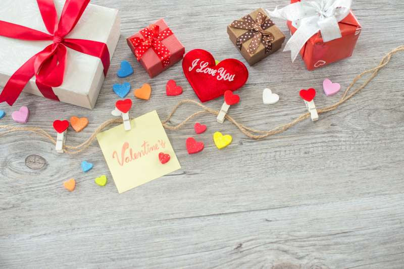 15 Cheap Valentine's Day Gifts That Impress Him Or Her